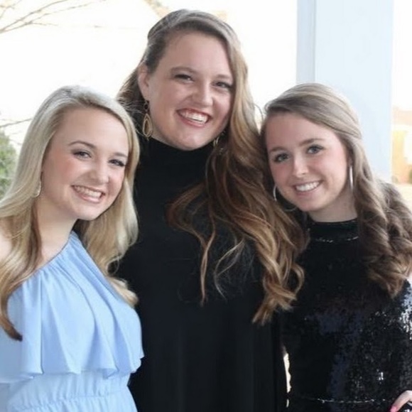 Meet your Posher, Sarah - Picture 1 of 1